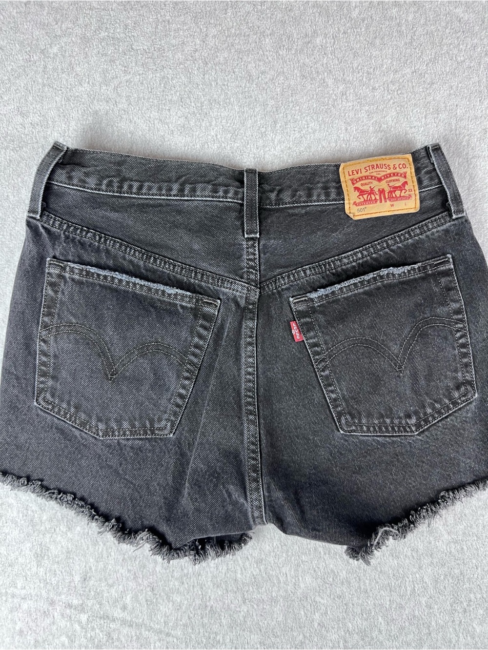 Levi’s 501 Black Distressed High-Rise Women’s Denim Shorts Size 29 - Picture 11 of 13